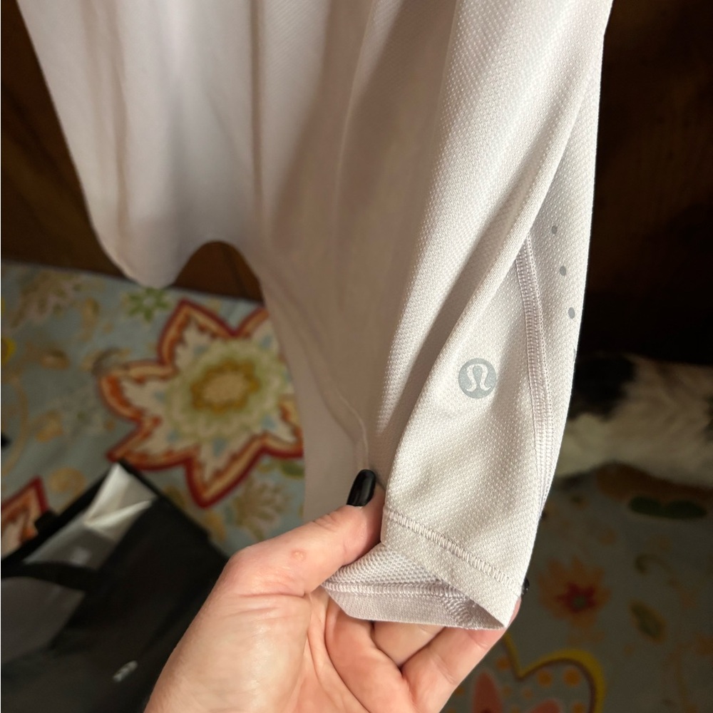 Lululemon Crewneck Short Sleeve Tee in Off White - Picture 3 of 3